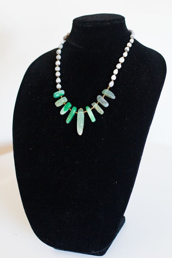 Smooth Green Multi-Tooth Seed Necklace