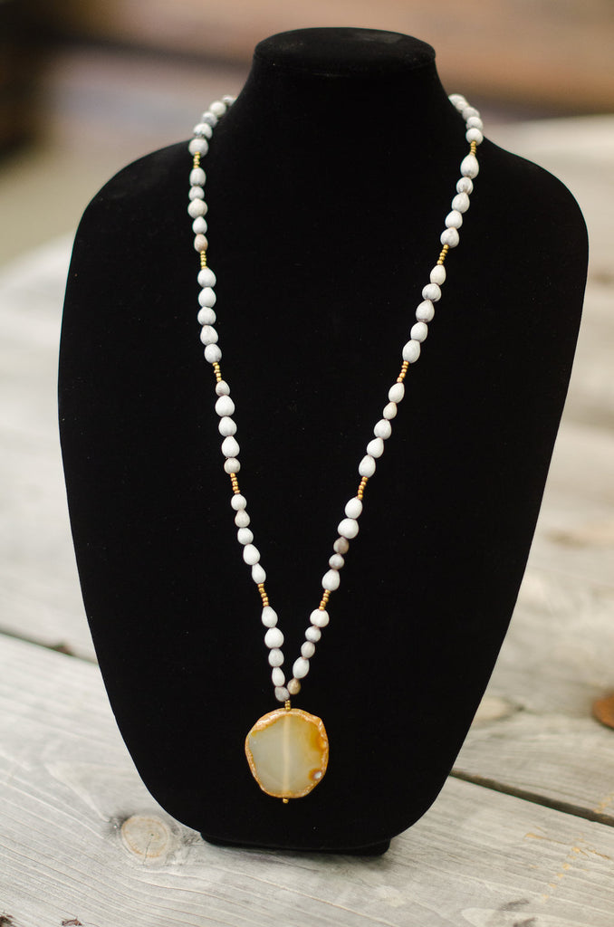 Milky Clear Agate Stone Pendant Seed Necklace