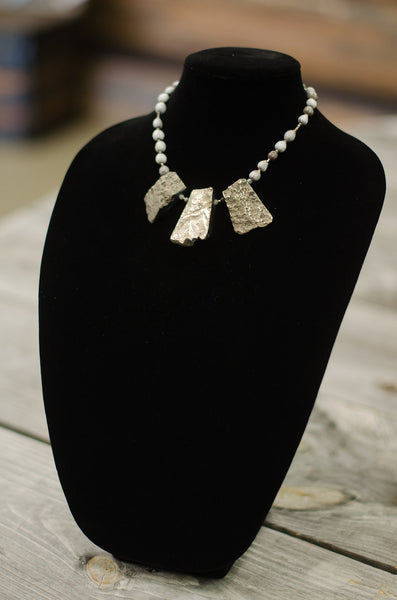 Silver Agate Chunk Seed Necklace - Extra Short