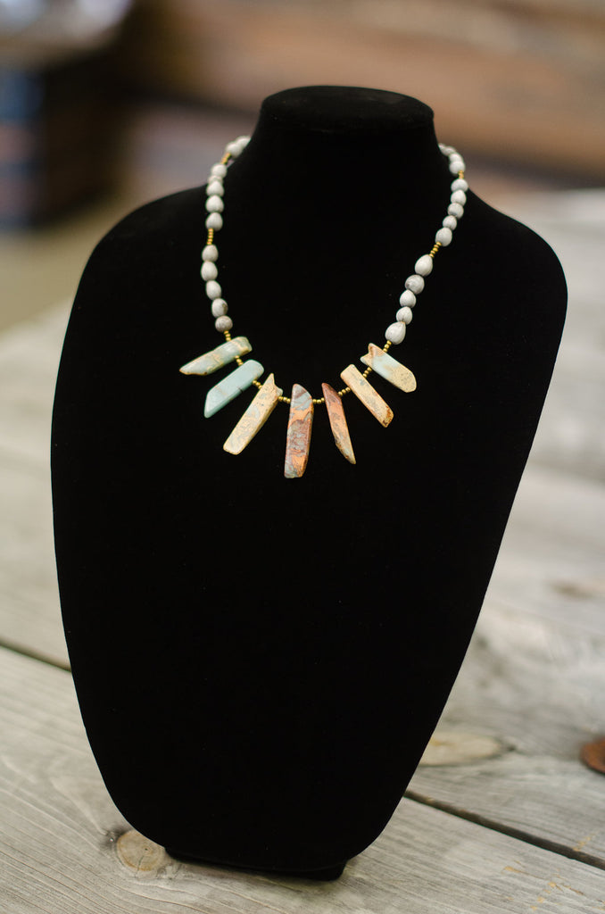 World Opal Stone Multi-Tooth Seed Necklace